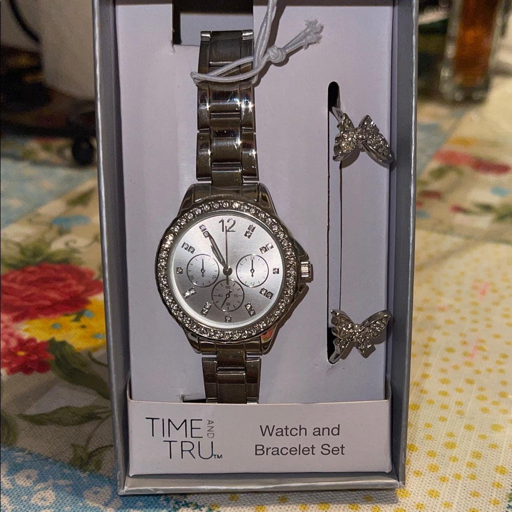 Time and Tru Silver Watch and Bracelet Set